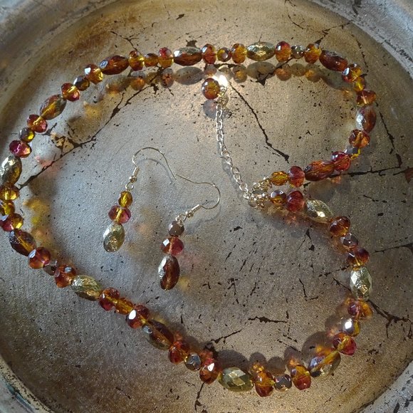 Handcrafted necklace/earring set in golden brown & external etched gold - Picture 7 of 8